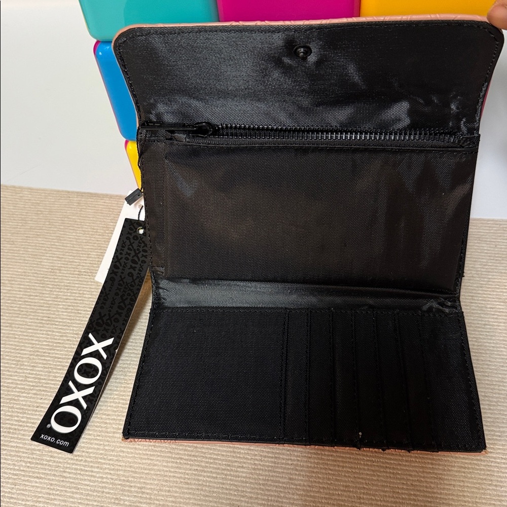 XOXO Embossed Wallet Blush Pink Hearts Zip Around Accordion Clutch Brand New - Picture 4 of 13